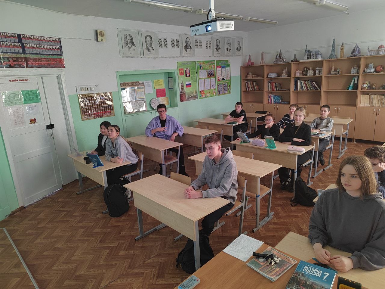 04 декабря 25 г. младший научный сотрудник лаборатории нейрокогнитивных процессов и технологий Александр Немченков провёл беседу-лекцию для учащихся МАОУ «СОШ № 29». Основной целью мероприятия, пос...