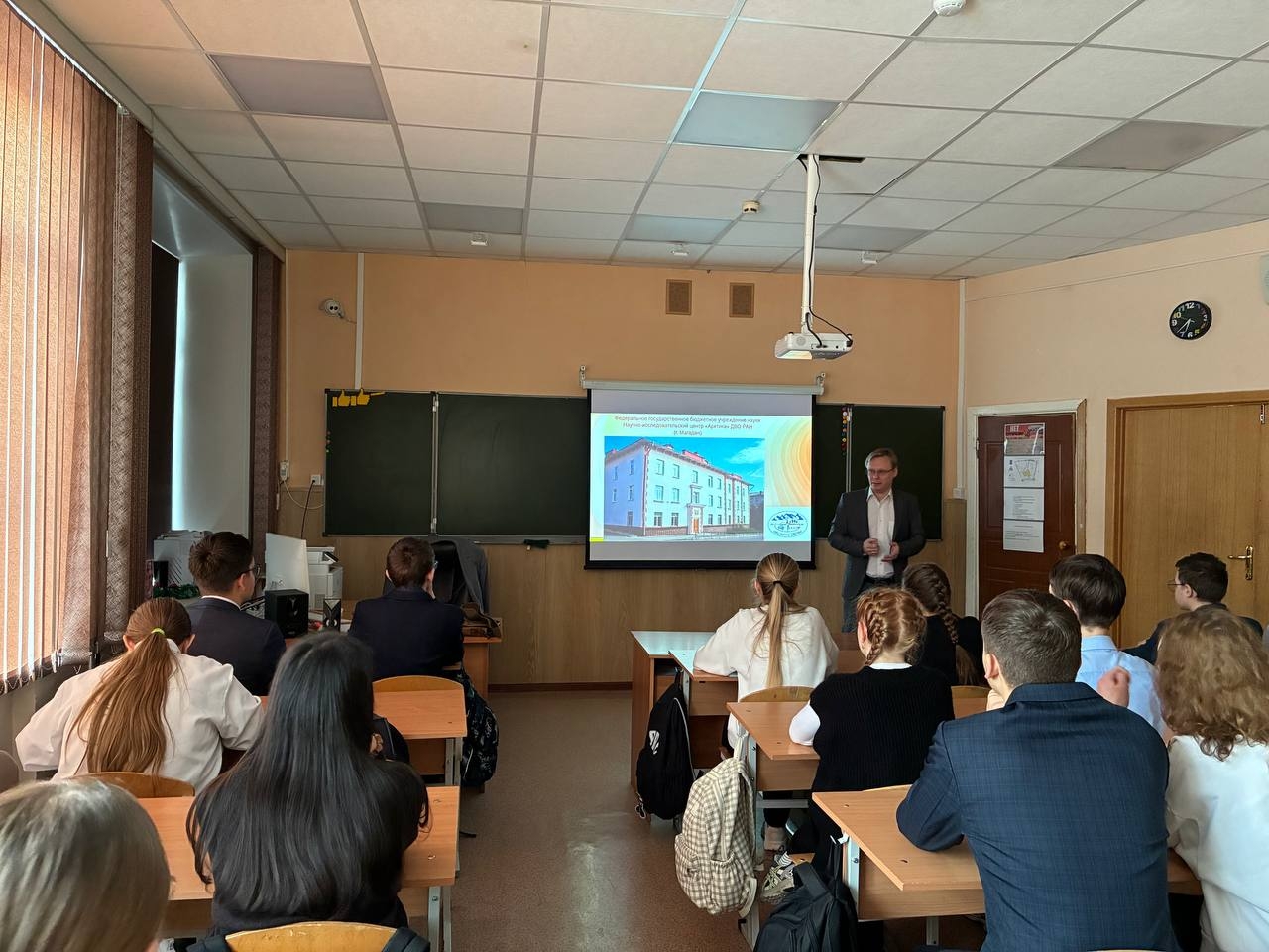 Старший научный сотрудник к.б.н. Сергей Вдовенко выступил с серией лекций для восьмых классов, посвященных информированию учащихся о вреде электронных средств доставки никотина в организм. На этот ...