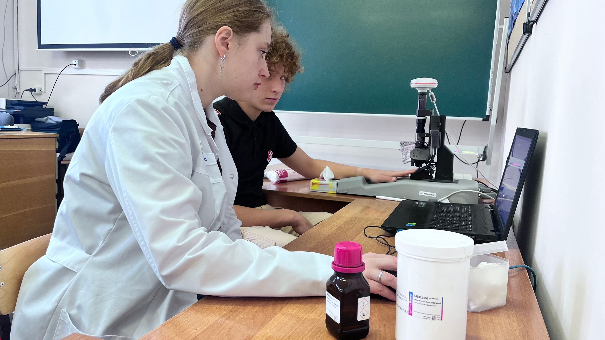 В рамках договора между НИЦ «Арктика» ДВО РАН и ООО «Омега-Си» на базе МАОУ «Гимназия № 13 им. Героя РФ И. Кабанова» успешно проведен первый этап исследования «Человек. Арктика. Адаптация (дети). О...