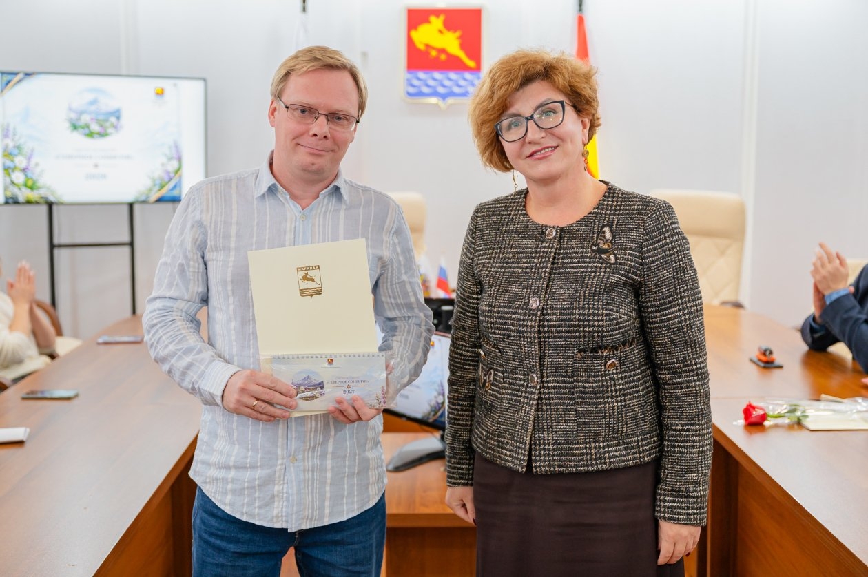 В Магадане завершился конкурс цветников и клумб «Северное соцветие-2026». Городской смотр-конкурс клумб, цветников и газонов проводится мэрией Магадана с 2016 года. Он направлен на приобщение горож...